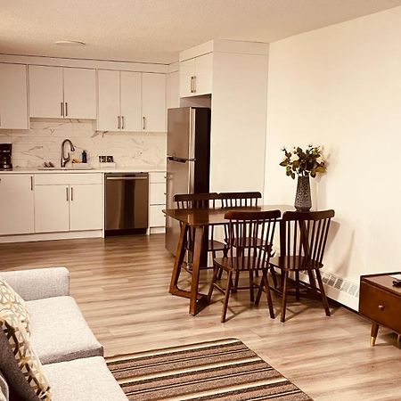 #202 Cozy Mountain View 2 Bedrooms In Dt Канмор Екстериор снимка
