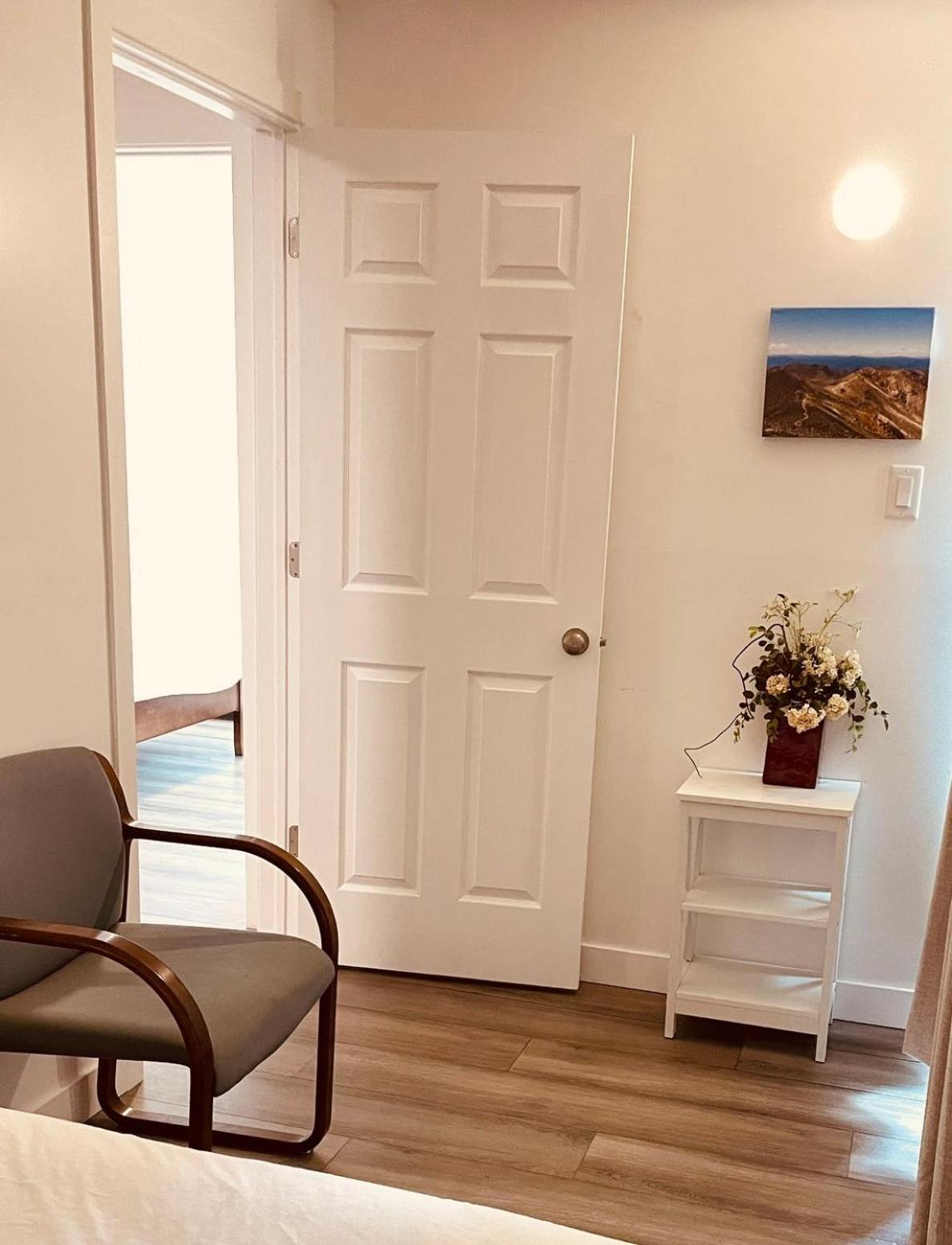 #202 Cozy Mountain View 2 Bedrooms In Dt Канмор Екстериор снимка